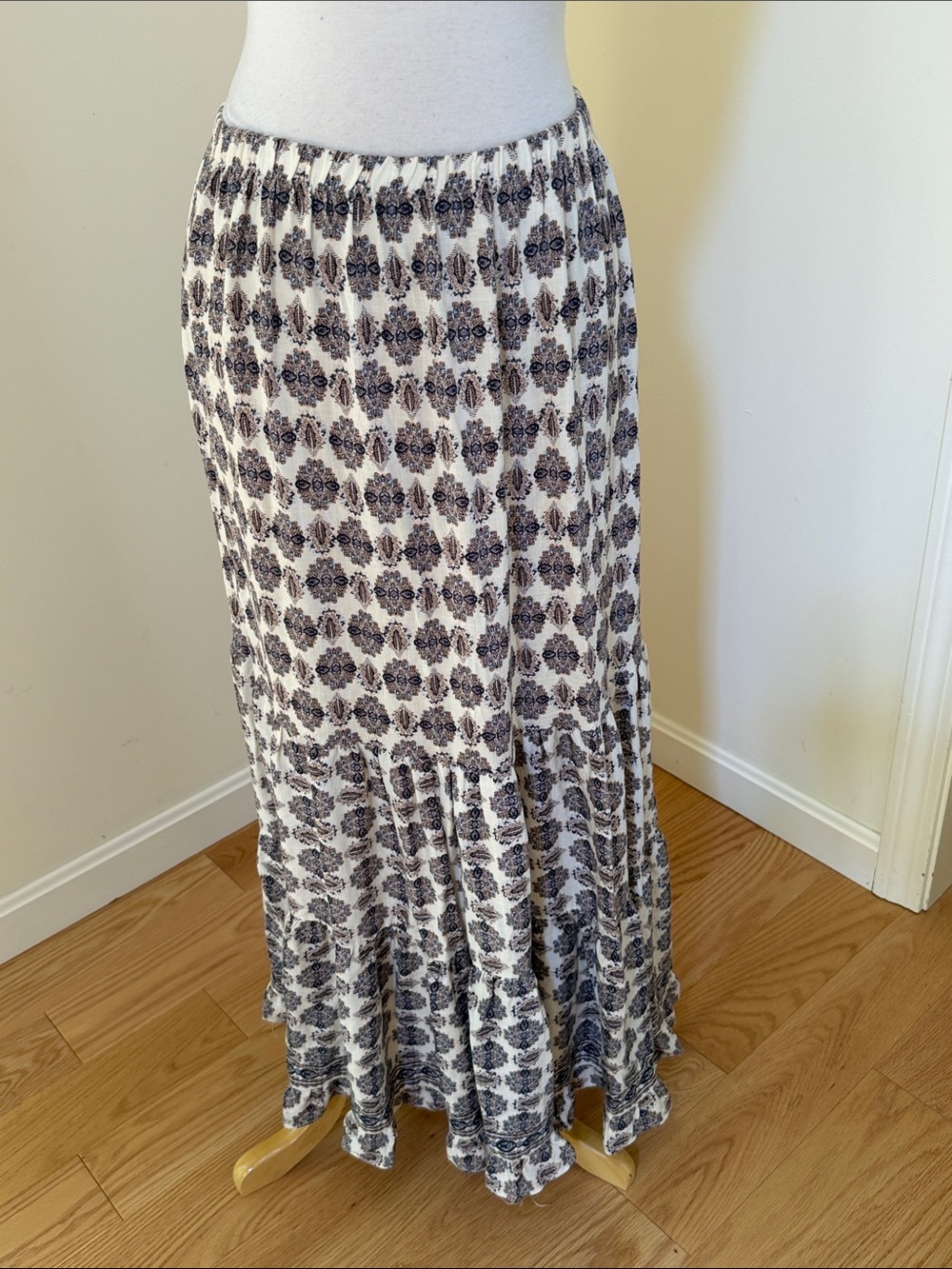 New! Max Studio small printed  tiered maxi skirt.